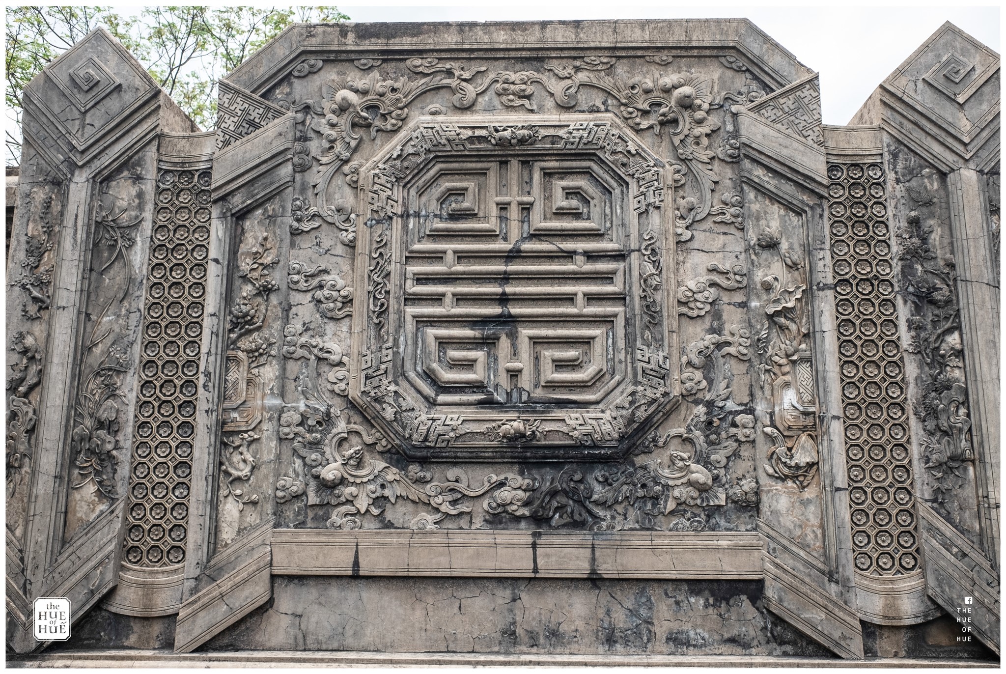 Van Van Tomb (Tu Thong Mausoleum)